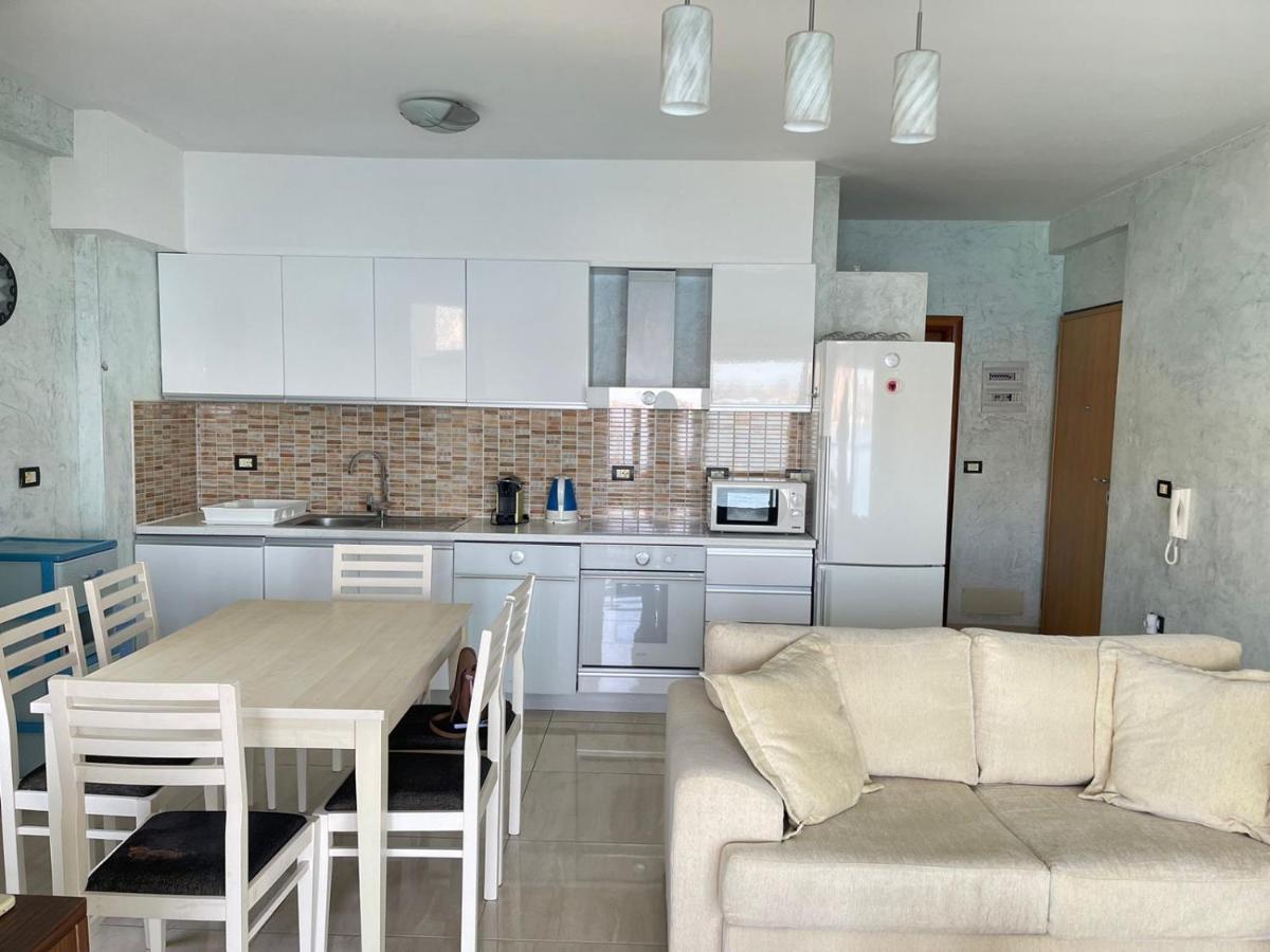 1-Stunning Sea View Apartments! Sarande Luaran gambar