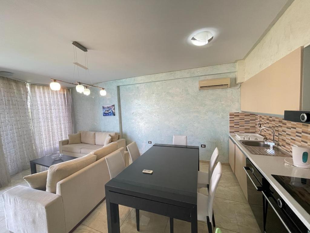 1-Stunning Sea View Apartments! Sarande Luaran gambar